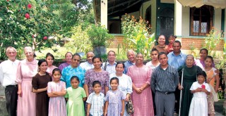 The congregation in La Sorpresa