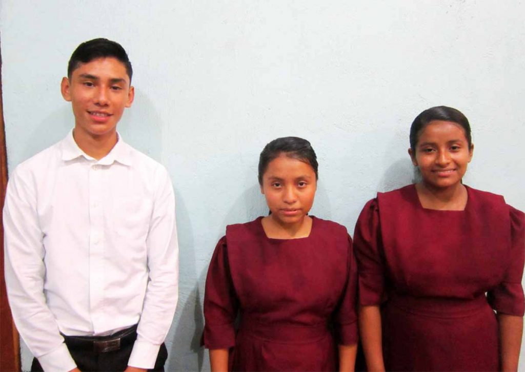 Elías Molina, Elda Martínez, and Olimpia Martínez were baptized on September 4.