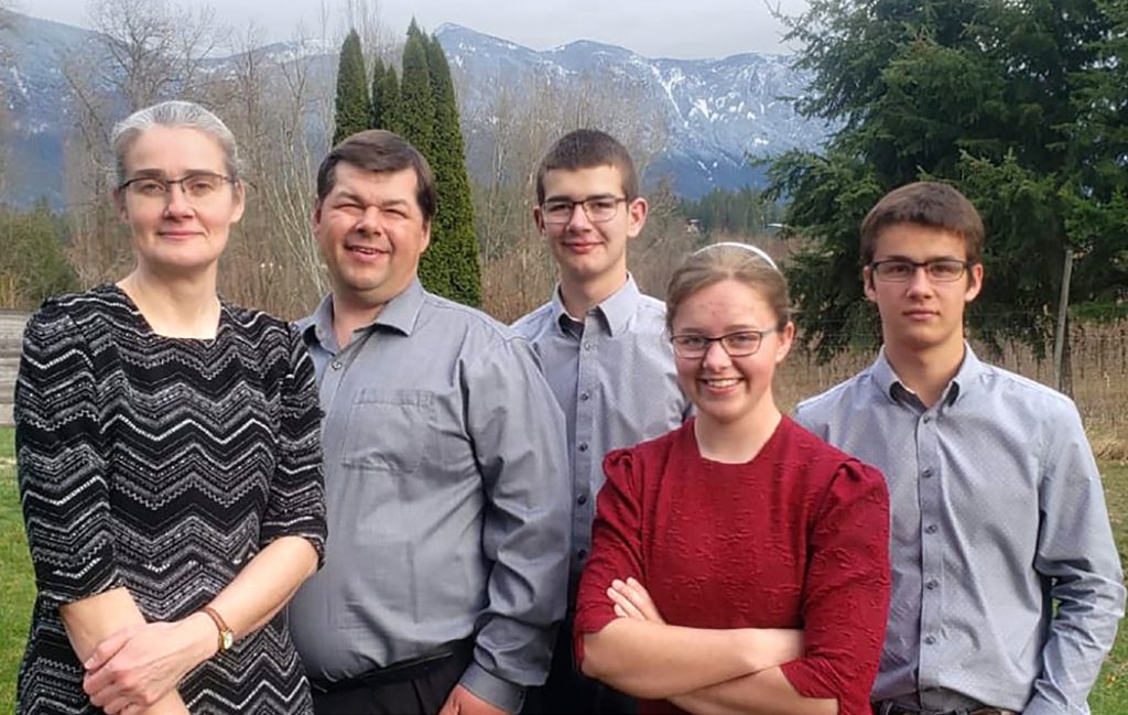 Darrell and Lisa Dyck, with children Andrea, Reuben, and Tyler.